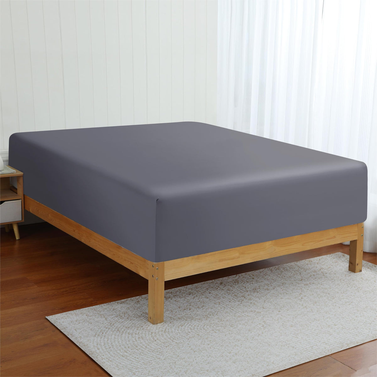 Zaizaihome deep-pocket sheet fits king mattresses up to 16 inches securely.