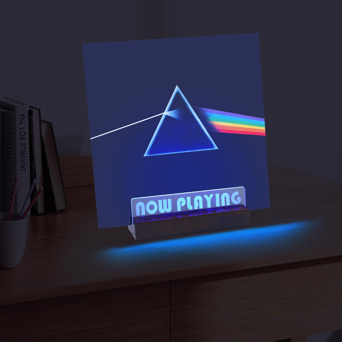 ZEDKEHO record holder makes a thoughtful gift for music lovers, blending form and function.