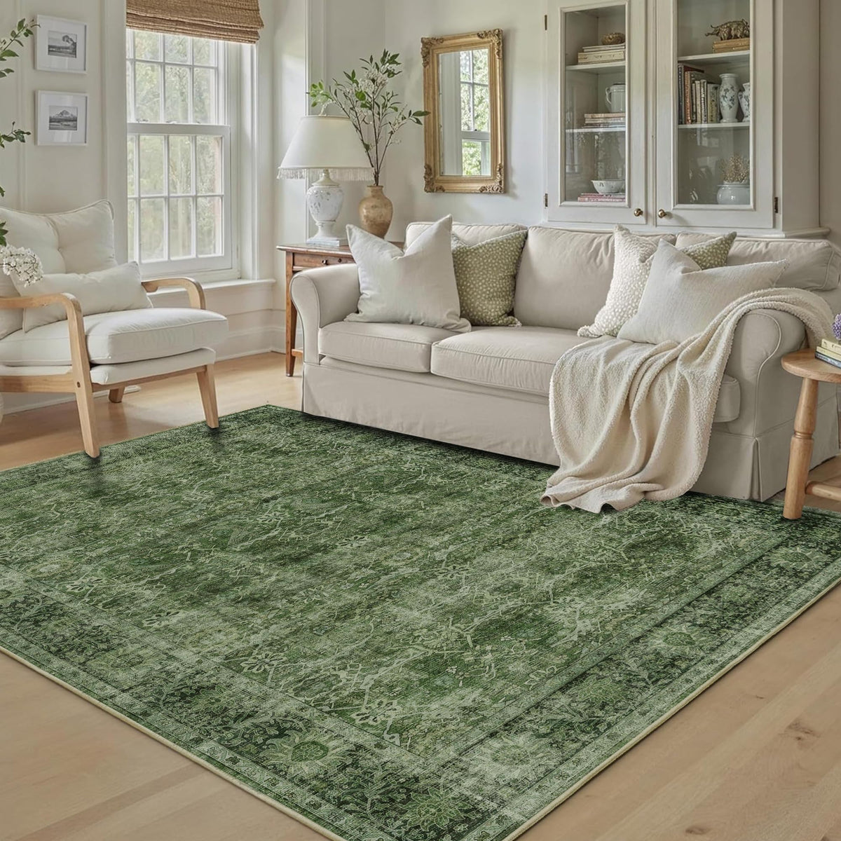 Zeeinx vintage floral design rug closeup highlights faded charm and texture perfection.