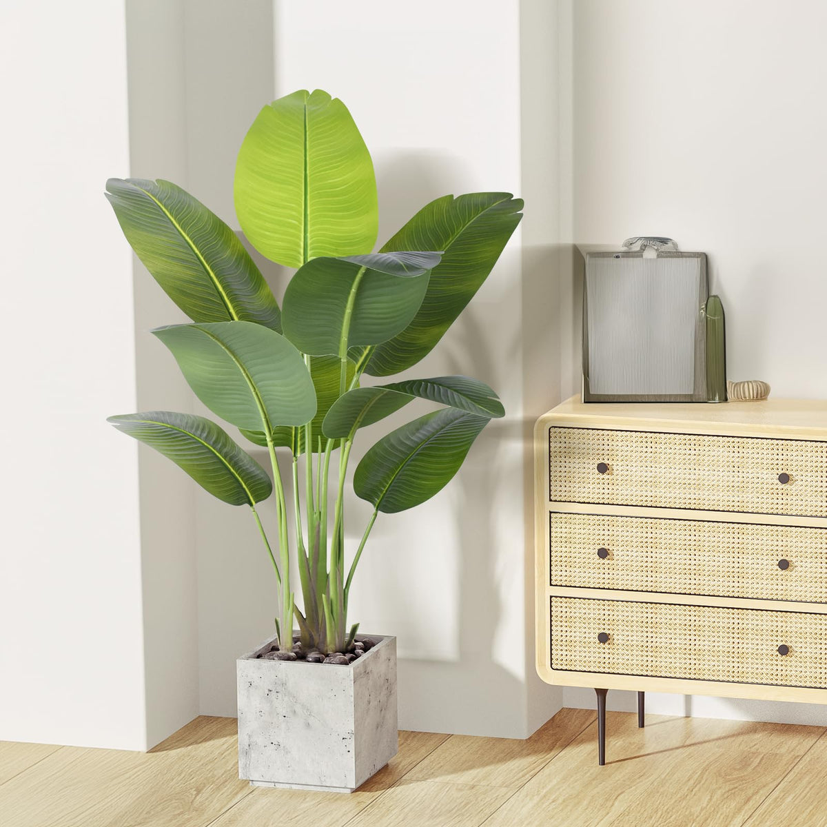 ZEEOZE banana leaves detail with realistic texture for a lush look.
