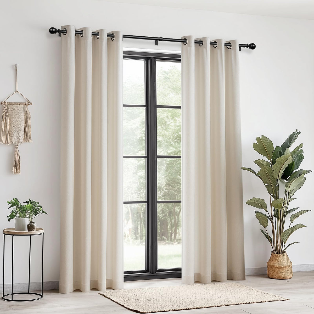 Zeerobee curtain rod with ball-end-cap provides a classic finish.