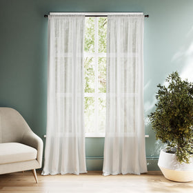 Zenna Home Twist and Shout installation demonstrates tool-free setup.