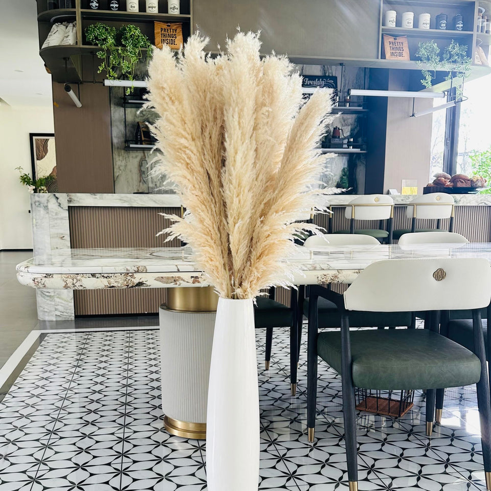 Zephynar 55-inch pampas grass tall bundle adds dramatic decor to any living space.