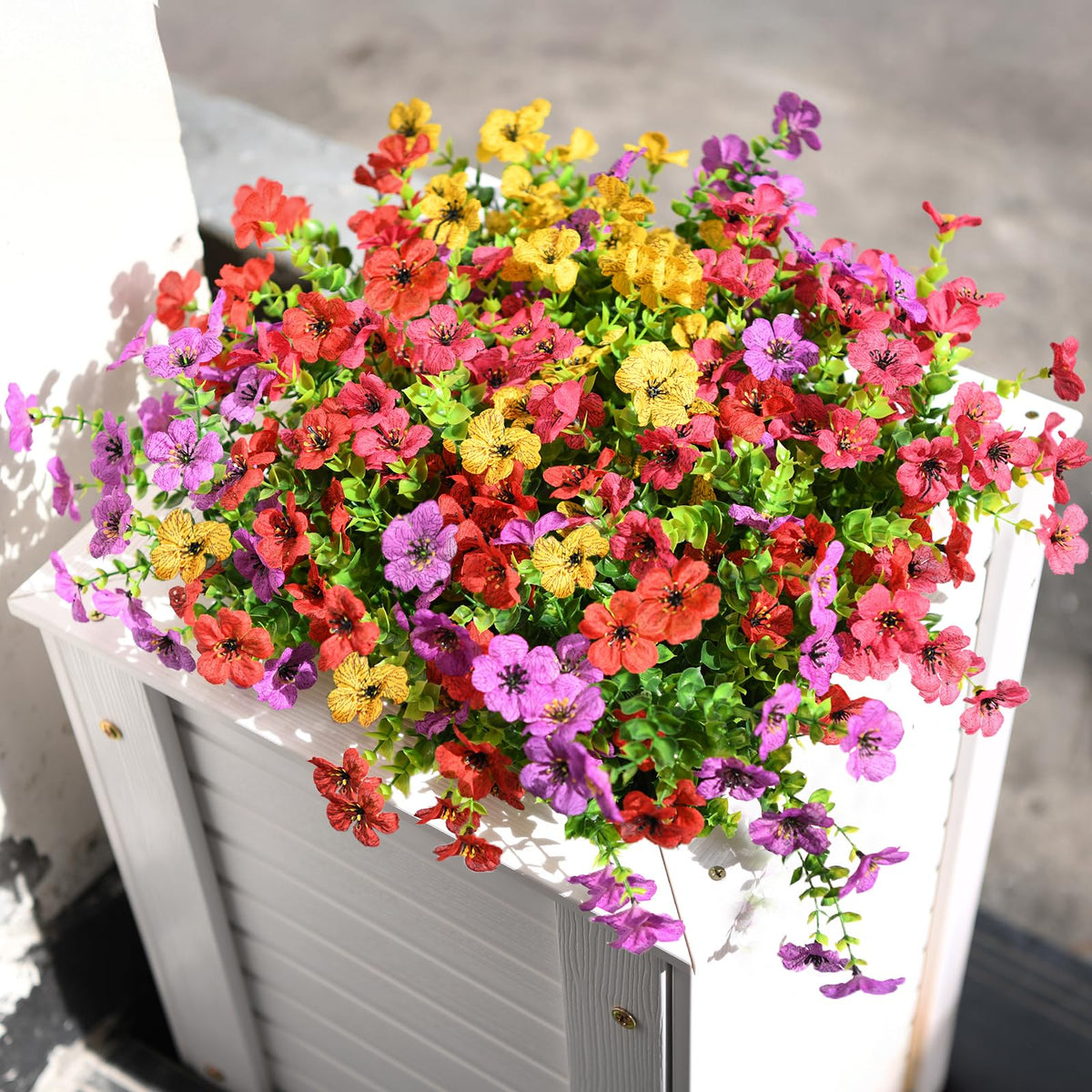 ZFProcess realistic daisy-like artificial flowers for planters.