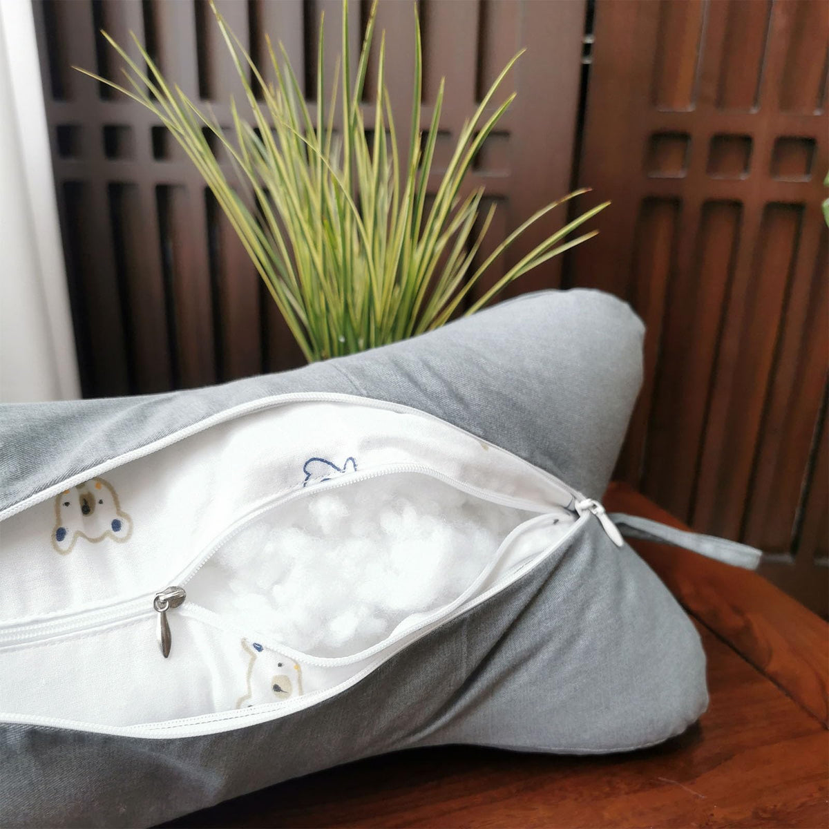 ZHIWEIKJ neck bone pillow in vacuum packaging ships compactly.