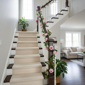 Zhixinyue front door decoration welcomes guests with subtle floral warmth.