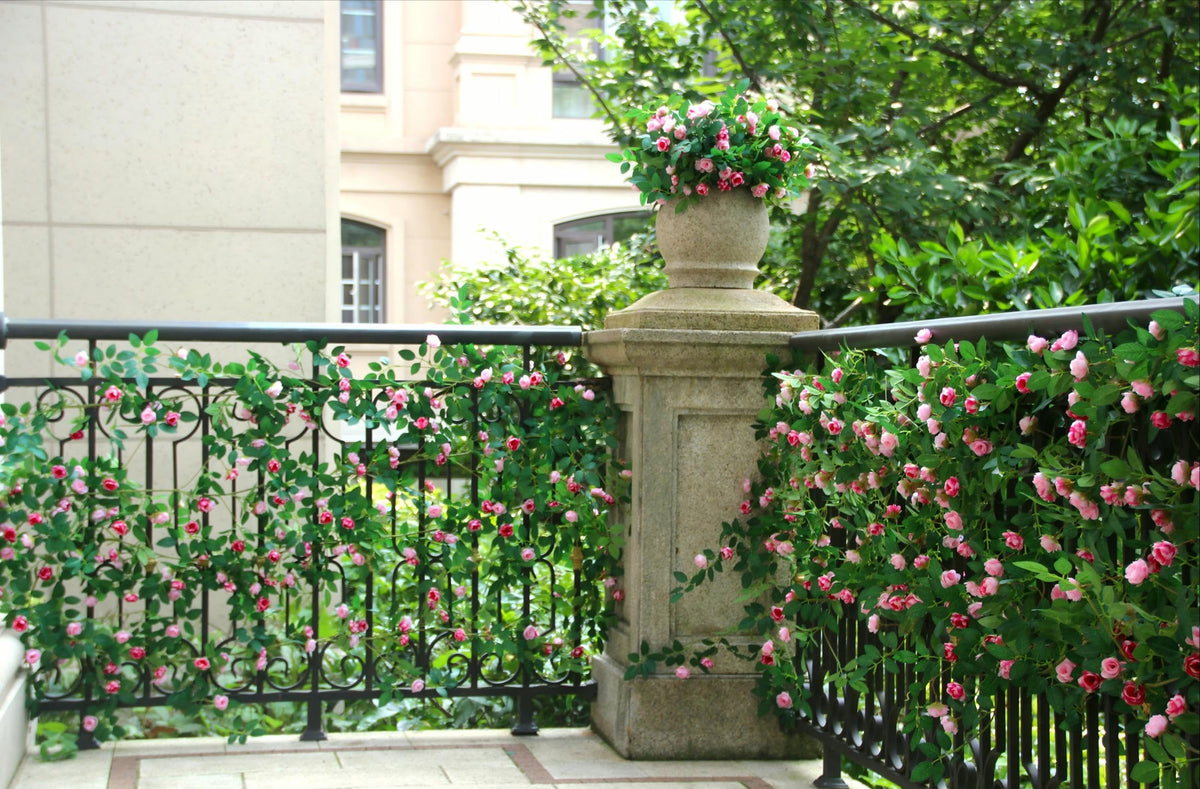 Zhixinyue wedding arch rose vine creates a romantic ceremony backdrop.