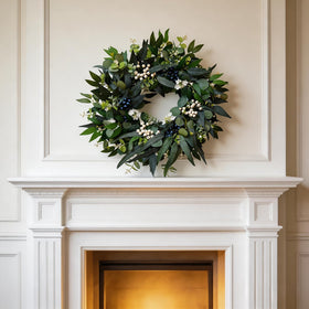 Zhoree handcrafted silk-leaf wreath offers realistic greenery.