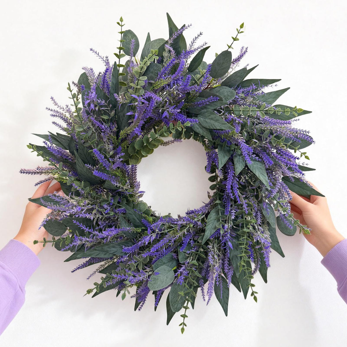 Zhoree wreath decor for porch or entryways across seasons.