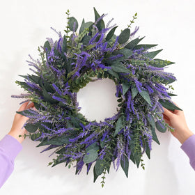 Zhoree wreath decor for porch or entryways across seasons.