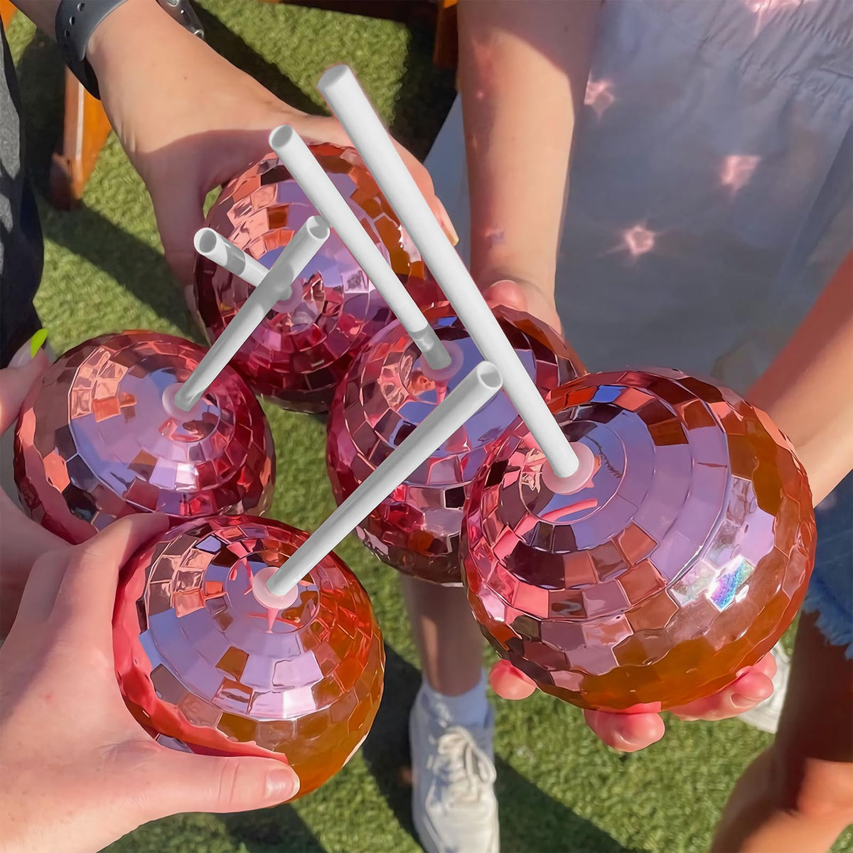 Zhuruinin 20oz disco ball cups with lid ready for beverages.