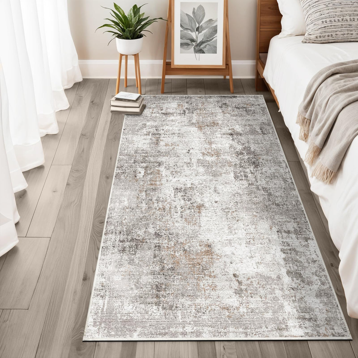 ZHXXUJ stain-resistant faux cashmere rug resists spills for quick cleanup.