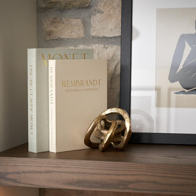 ZICOTO two-size arrangement adds depth and realism to shelves.