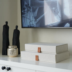 ZICOTO flip-over lid keeps contents dust-free and accessible.