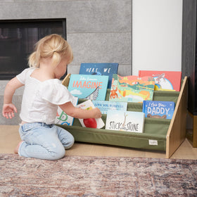 ZICOTO Montessori-style children's bookcase promotes independent browsing and tidy shelves.