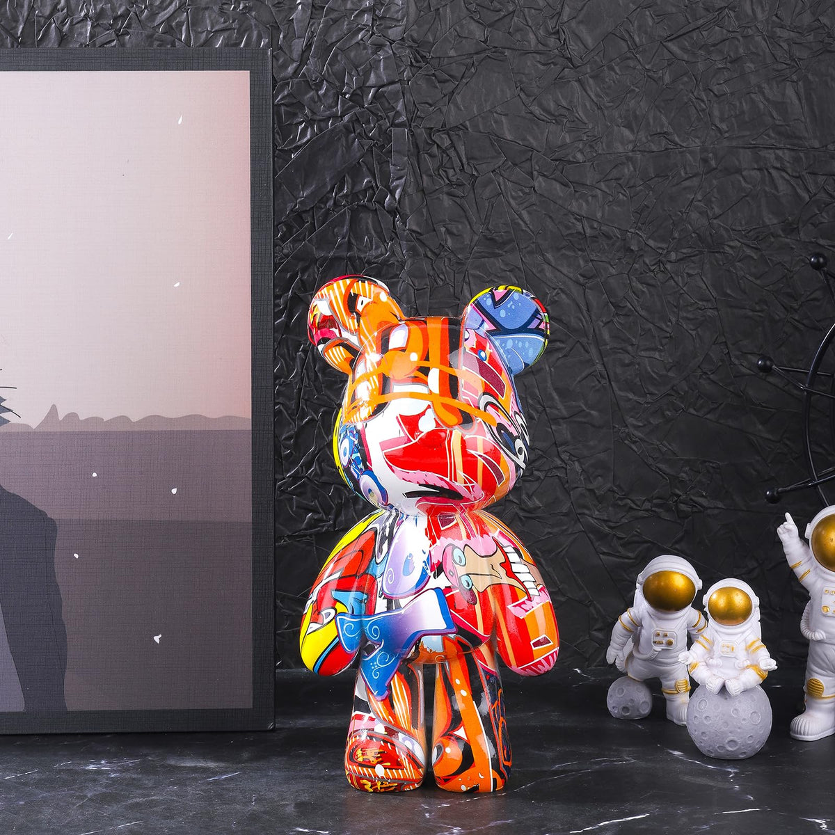 Zige Lily bear statue makes a thoughtful gift for art lovers and collectors.