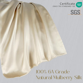 ZIMASILK double-sided silk pillowcase provides a smooth, breathable sleeping surface.