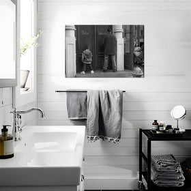 ZNHART ready-to-hang canvas wall art simplifies setup and quick display.