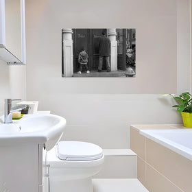 ZNHART waterproof canvas ensures vivid colors in humidity-prone spaces.