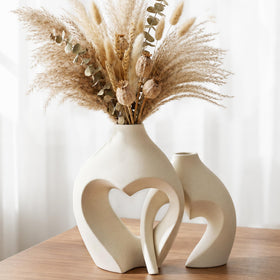 Zormon white heart vase large—perfect centerpiece for dried flowers and greenery.