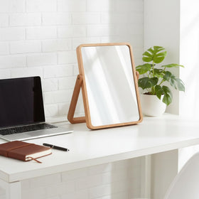 ZOROSY detachable stand keeps the mirror steady during use