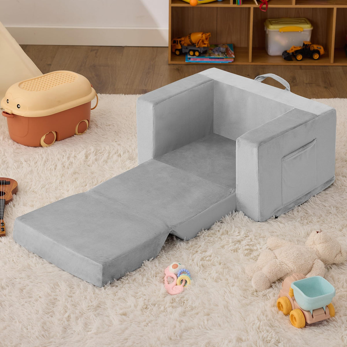Zorvoxz Kids Couch expands to a cozy bed for sleepy toddlers.
