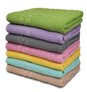 ZUPERIA 7-pack bath towels 30x54 in a bathroom scene, ideal for daily use.