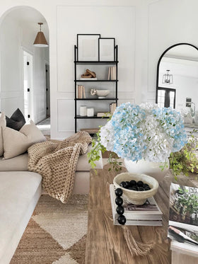 ZYTUYO 20in hydrangea stem assembly demonstrates simple setup after delivery