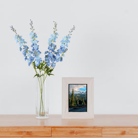 ZYTUYO four-branch delphinium stems with bendable wire for easy vase styling.