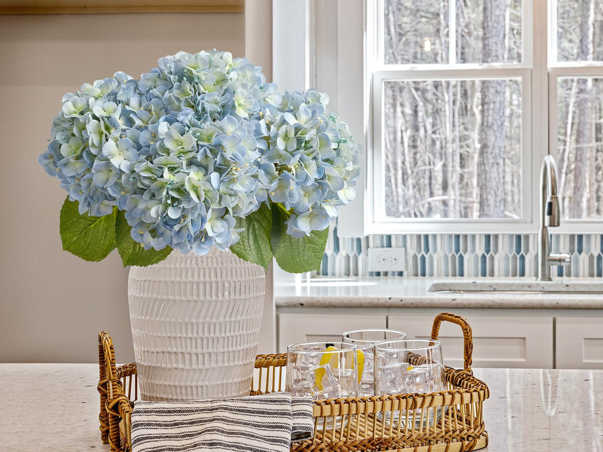 ZYTUYO hydrangea in a tall vase setup for a fresh focal point