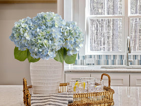 ZYTUYO hydrangea in a tall vase setup for a fresh focal point